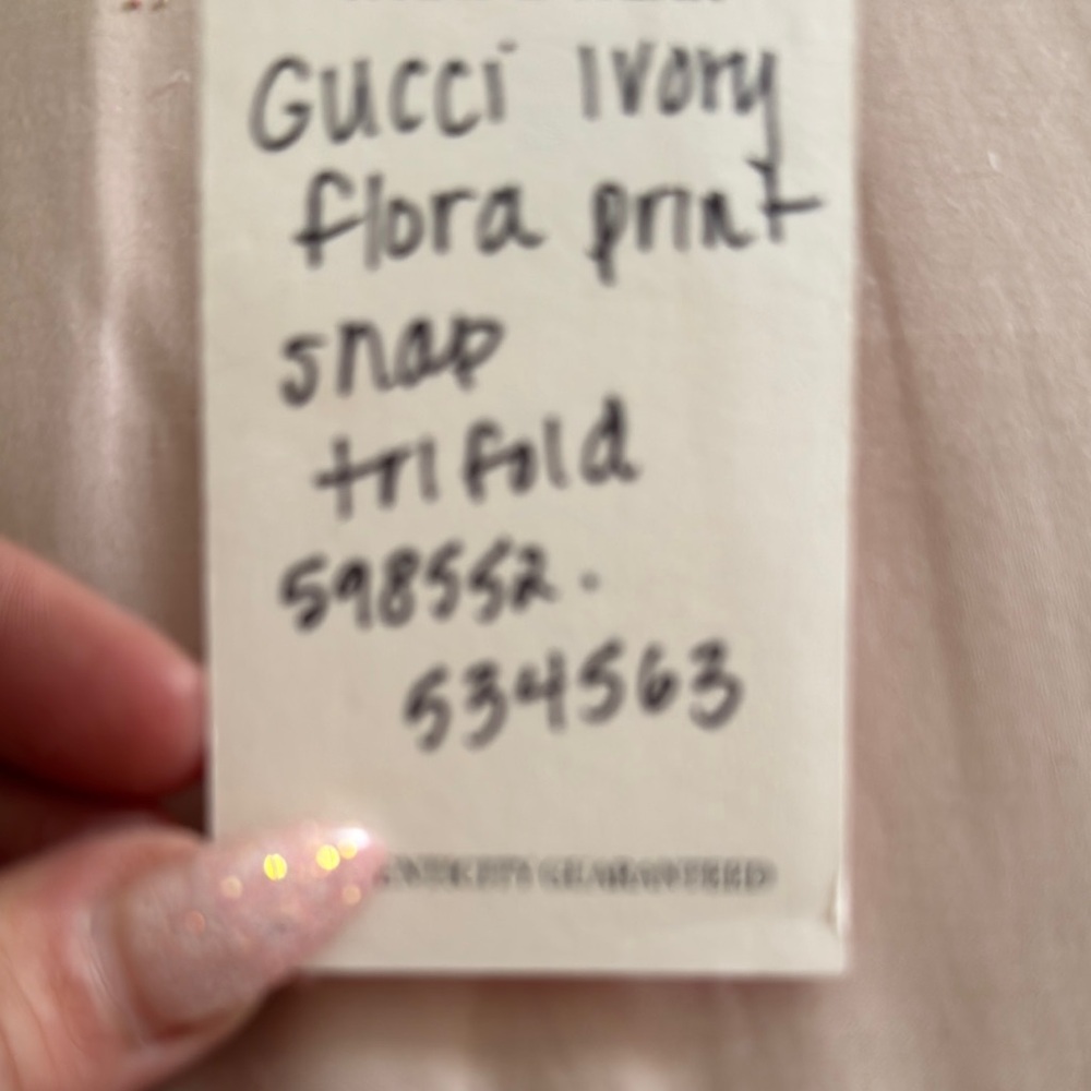 Gucci Beige Floral Wallet with Red and Green Stripes - Picture 2 of 4